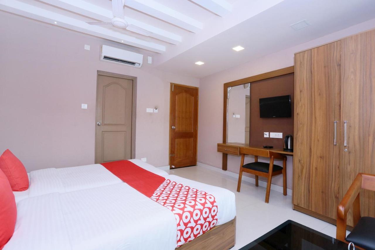 Oyo Flagship 25093 Hotel Thamam Kochi Eksteriør bilde