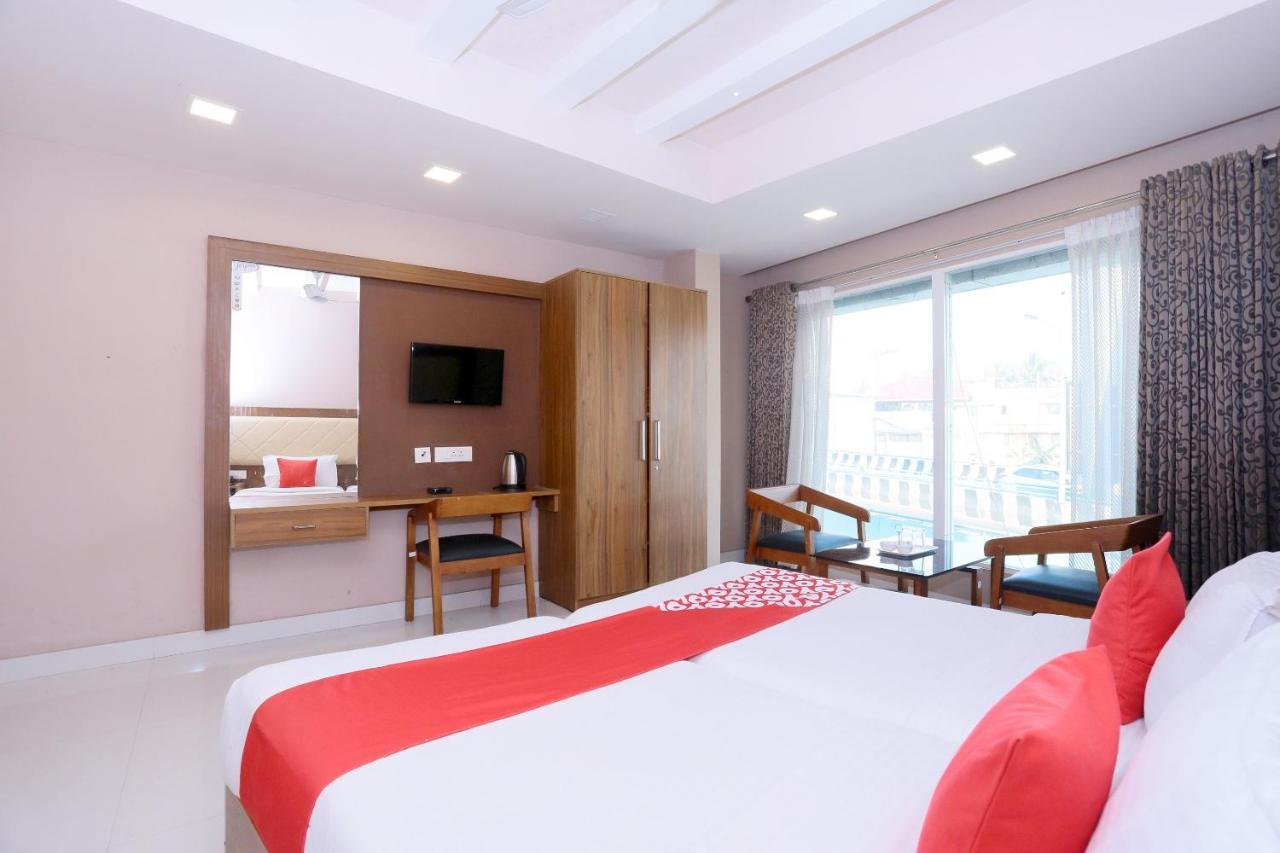 Oyo Flagship 25093 Hotel Thamam Kochi Eksteriør bilde
