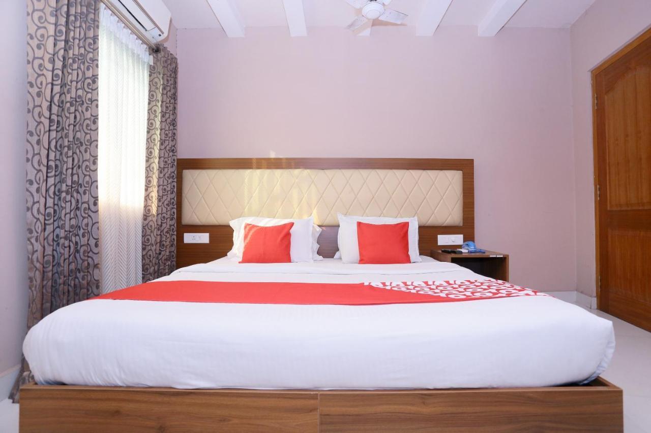 Oyo Flagship 25093 Hotel Thamam Kochi Eksteriør bilde