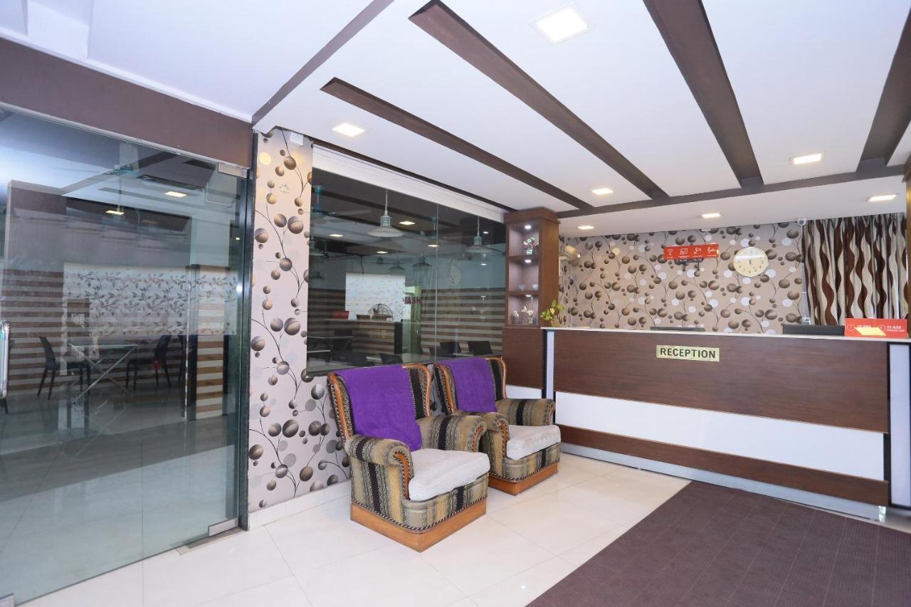 Oyo Flagship 25093 Hotel Thamam Kochi Eksteriør bilde