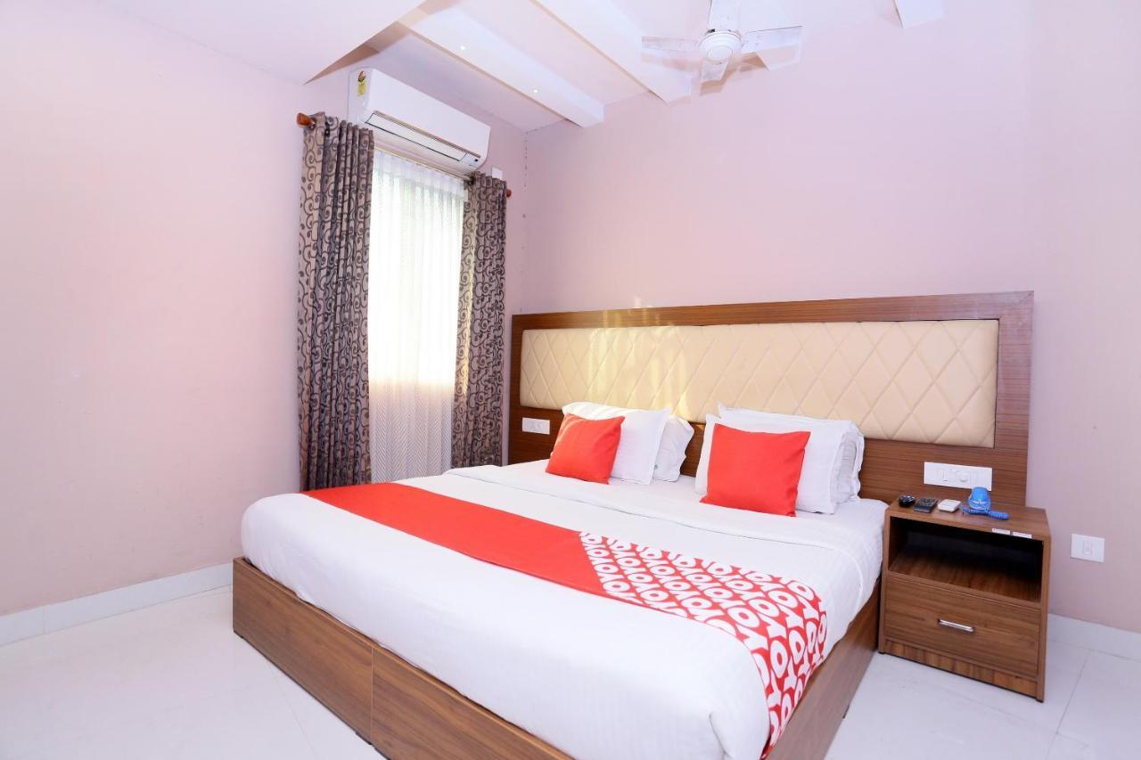 Oyo Flagship 25093 Hotel Thamam Kochi Eksteriør bilde