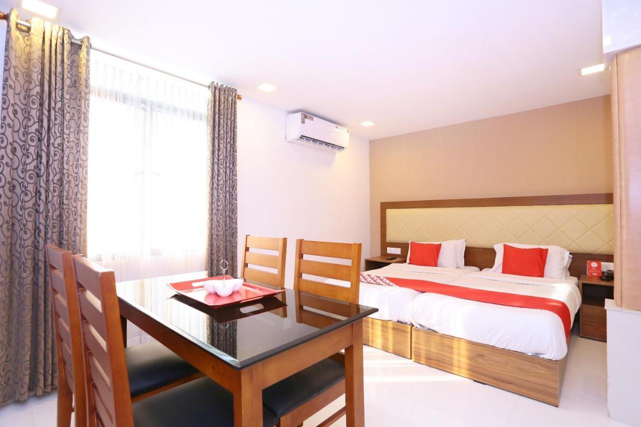 Oyo Flagship 25093 Hotel Thamam Kochi Eksteriør bilde