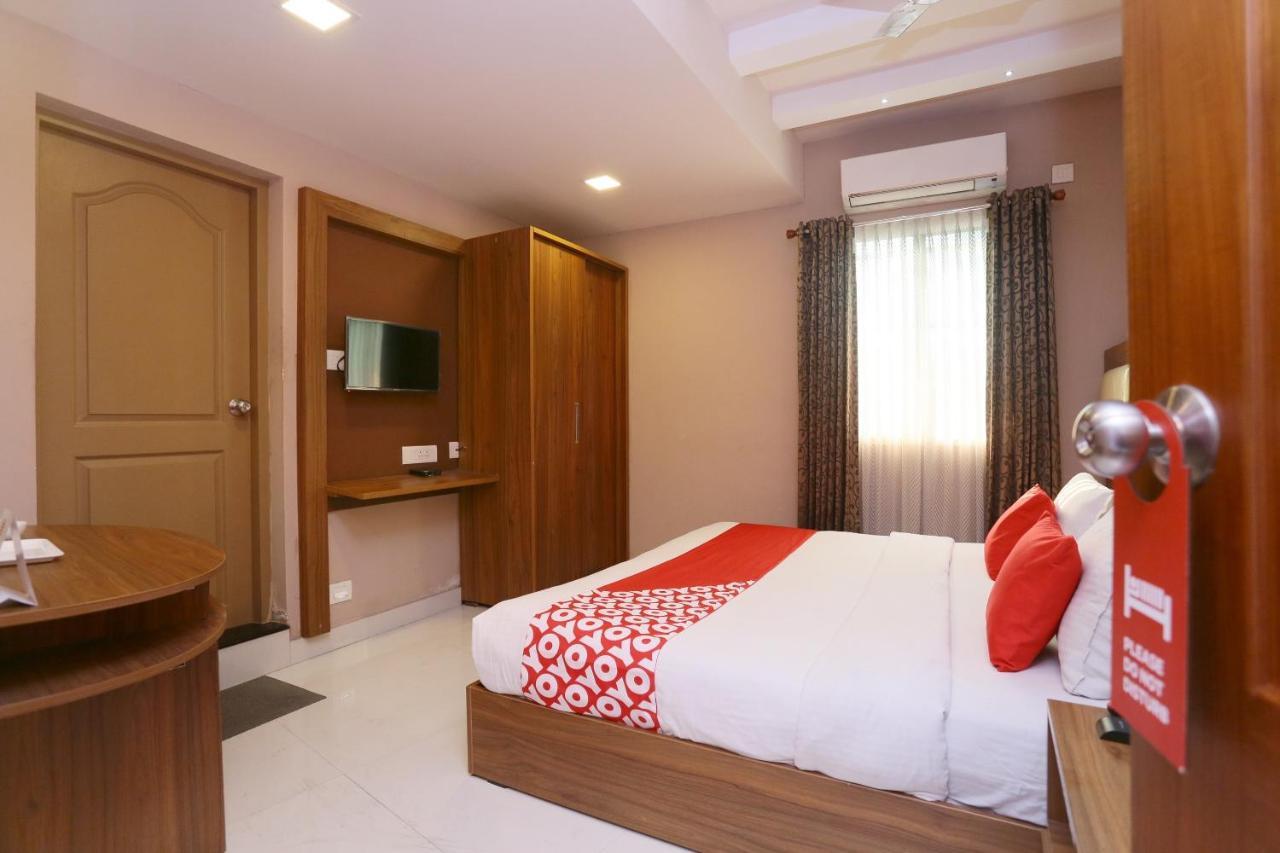 Oyo Flagship 25093 Hotel Thamam Kochi Eksteriør bilde