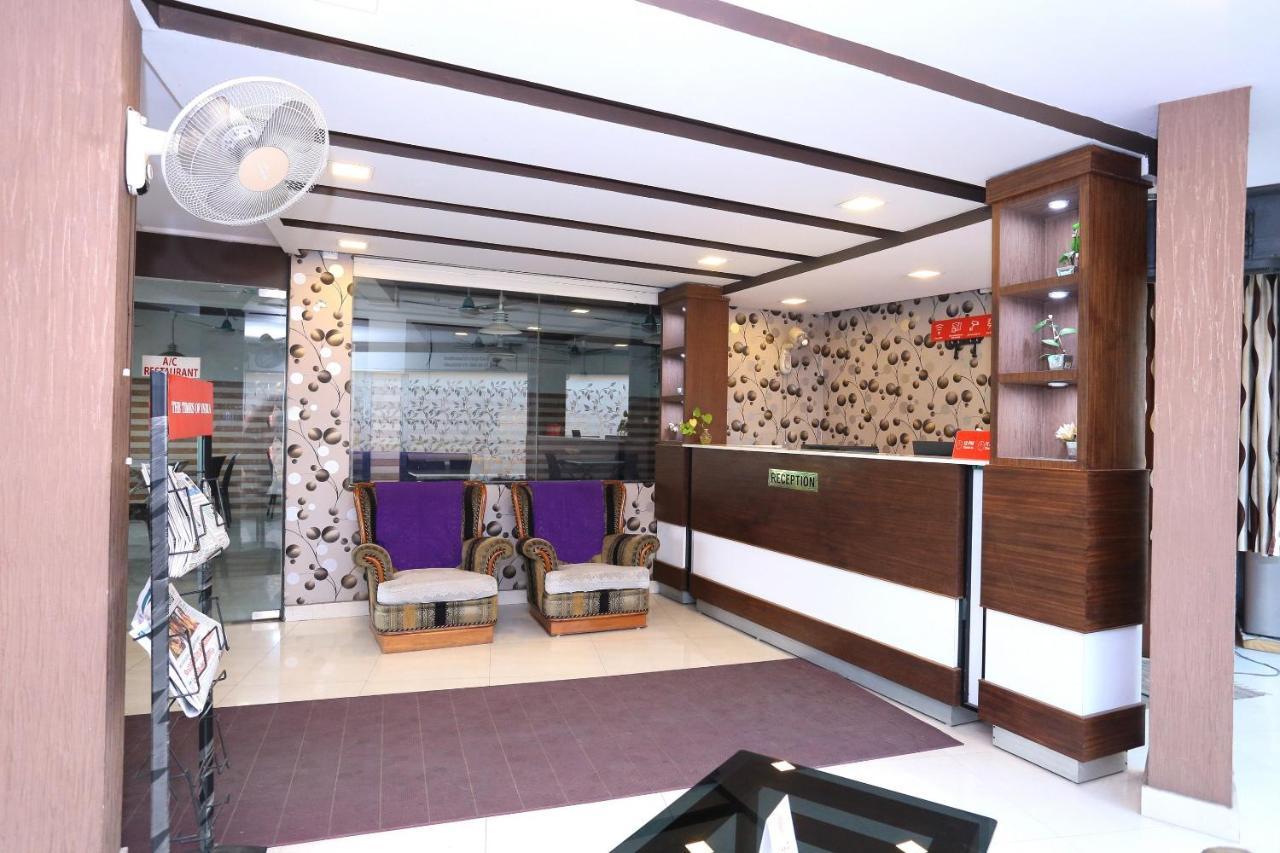 Oyo Flagship 25093 Hotel Thamam Kochi Eksteriør bilde