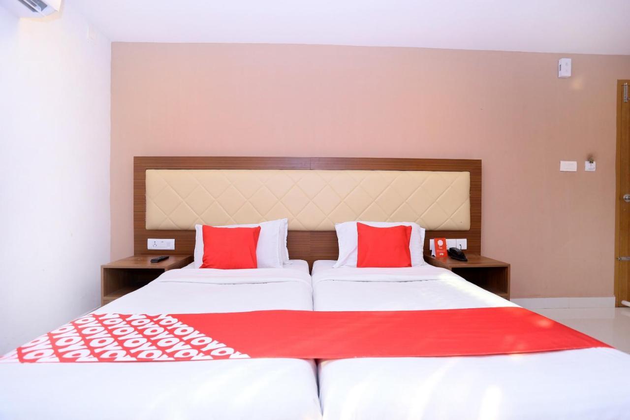 Oyo Flagship 25093 Hotel Thamam Kochi Eksteriør bilde